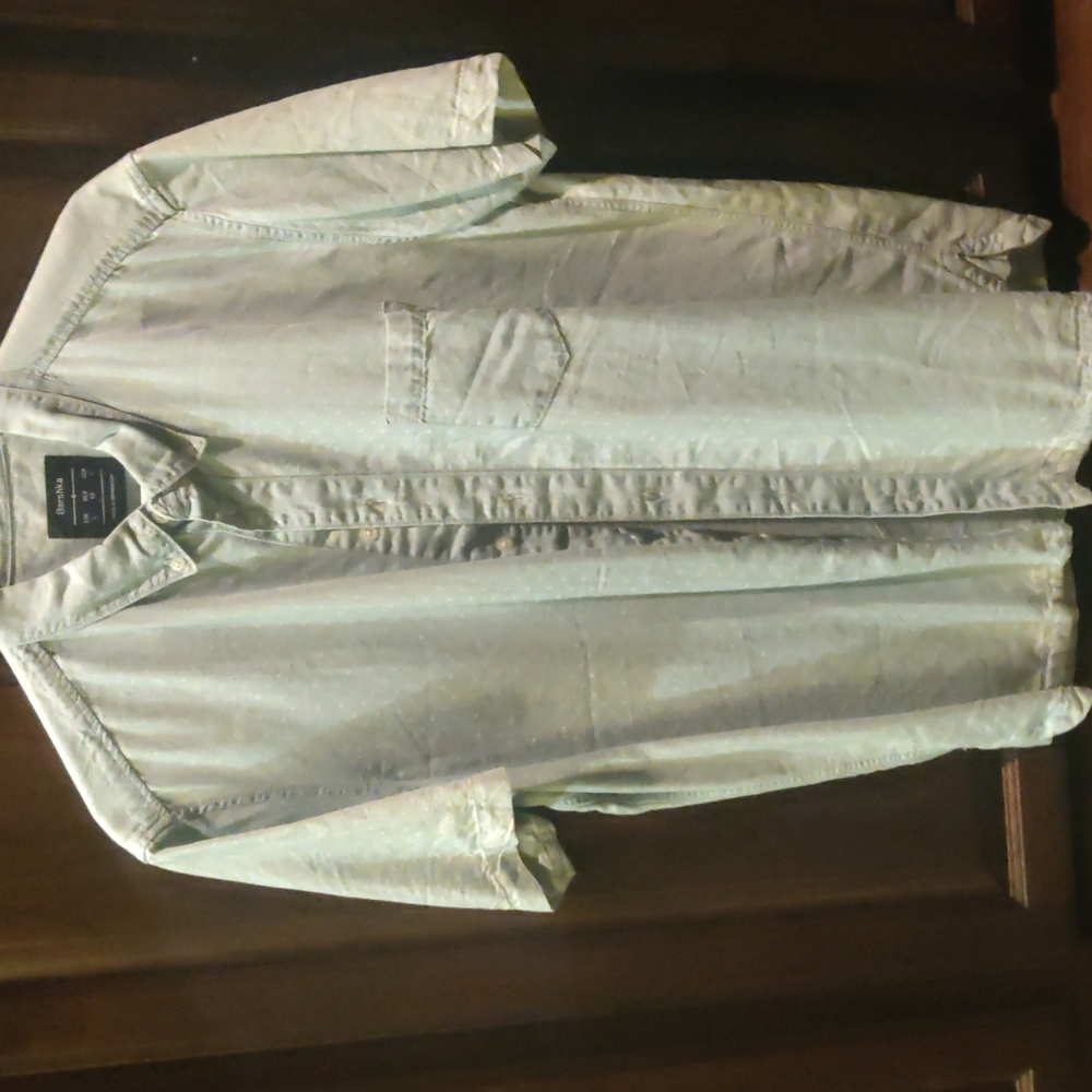 Bershka size L means button down short sleeve short